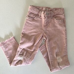 Dusty rose pink jeans cat and Jack brand- size 5t
Barely ever worn !